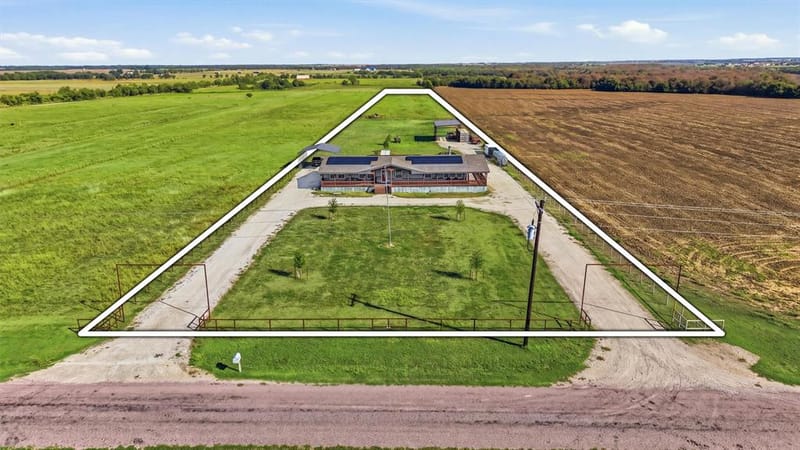 2045 Cobler Road, Collinsville TX 76233 - Photo 3