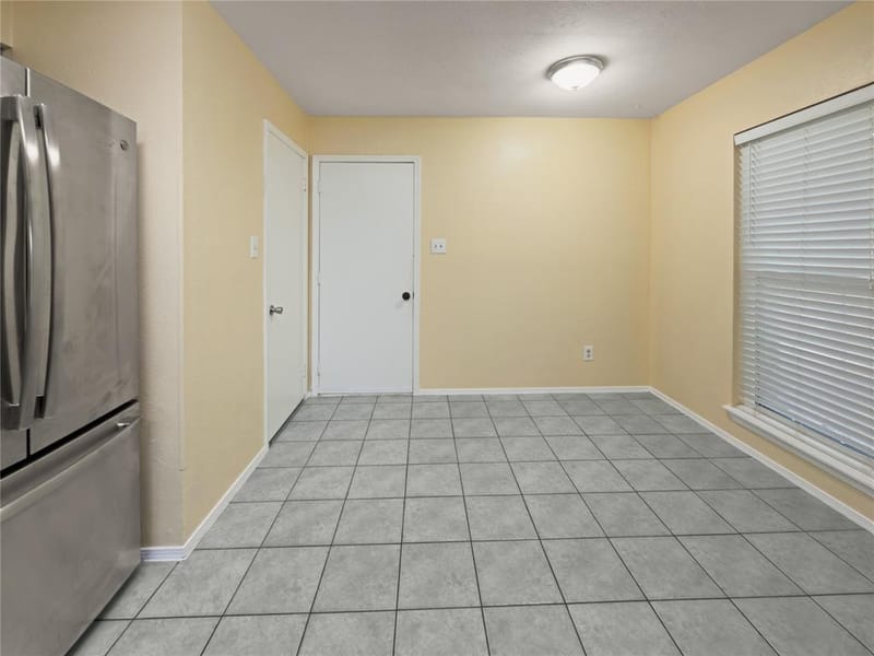2426 Sutton Drive, Arlington TX 76018 - Photo 11