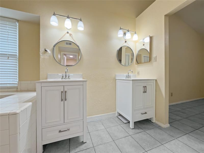 2426 Sutton Drive, Arlington TX 76018 - Photo 19