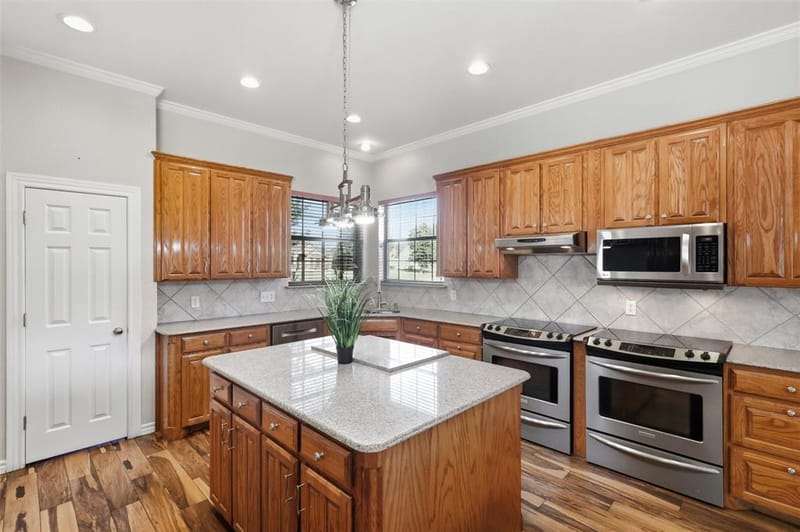 1013 Telford Trail, Crowley TX 76036 - Photo 16
