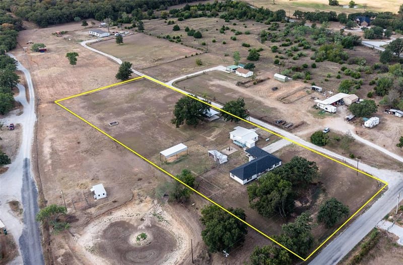 1290 County Road 3355, Paradise TX 76073
