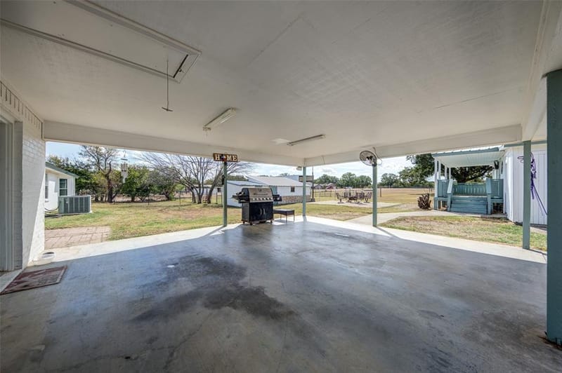 1290 County Road 3355, Paradise TX 76073 - Photo 9