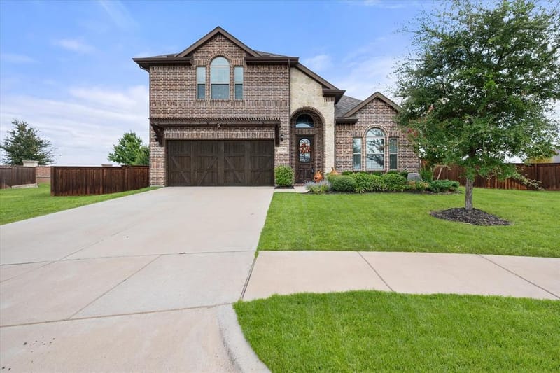 2741 Thornhill Lane, Mansfield TX 76084 - Photo 2