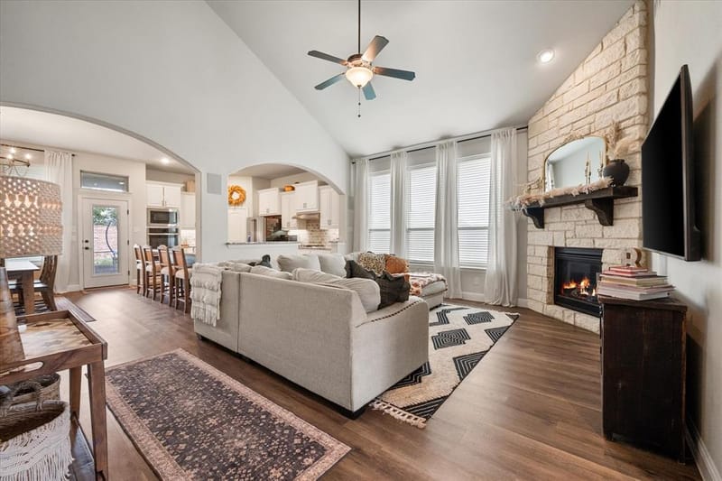 2741 Thornhill Lane, Mansfield TX 76084 - Photo 7