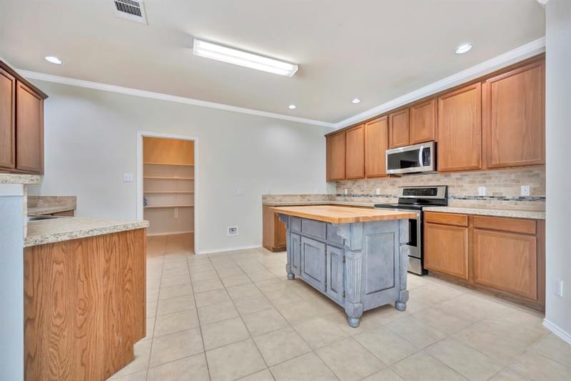 5728 Mountain Stream Trail, Fort Worth TX 76244 - Photo 2