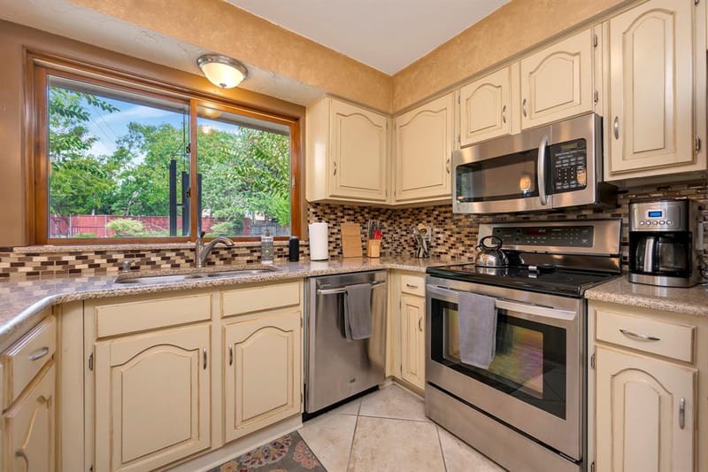 2101 Holt Road, Arlington TX 76006 - Photo 17