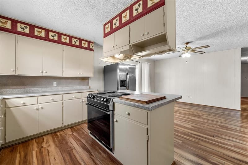 131 Ronwood, Woodway TX 76712 - Photo 17
