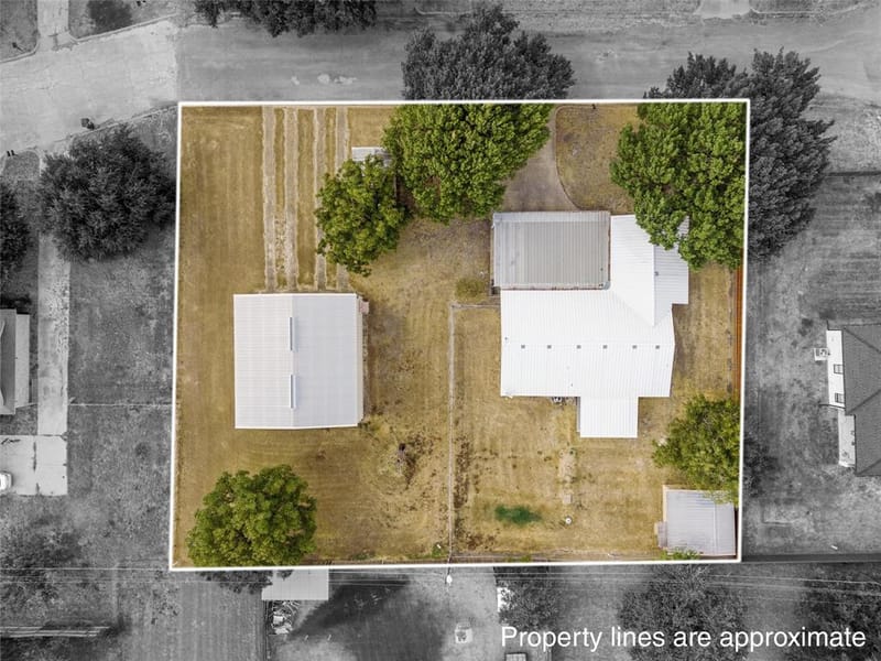 131 Ronwood, Woodway TX 76712 - Photo 3