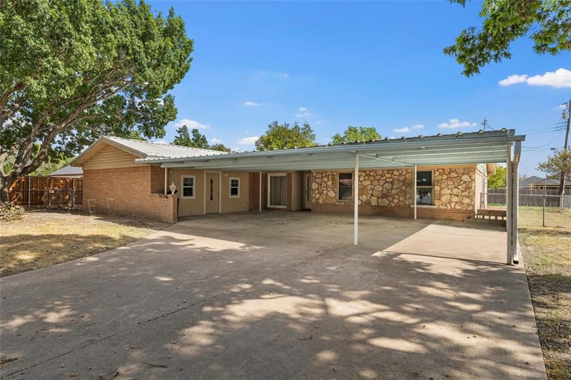 131 Ronwood, Woodway TX 76712 - Photo 4