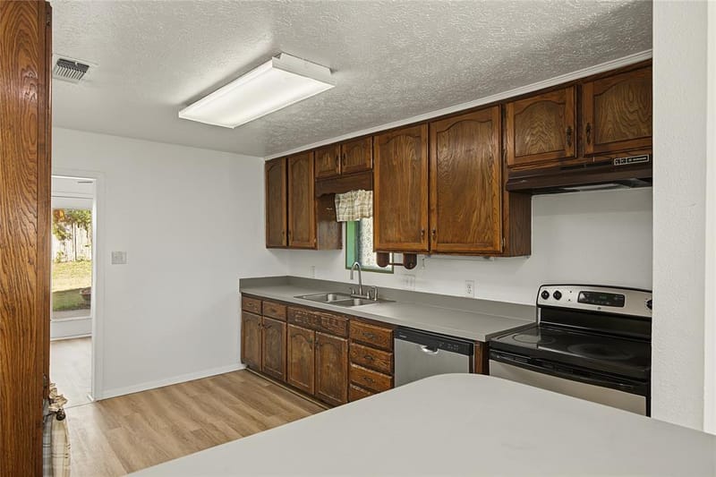 709 N Rusk Street, Weatherford TX 76086 - Photo 9