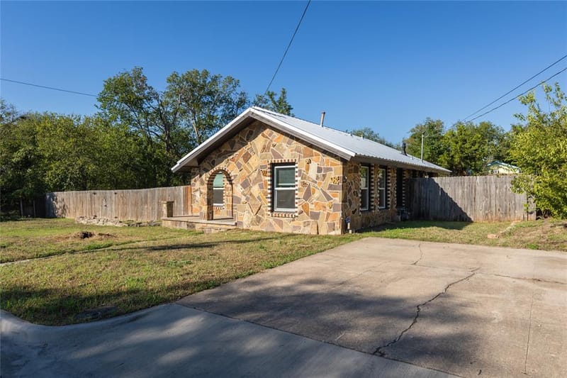 709 N Rusk Street, Weatherford TX 76086 - Photo 30