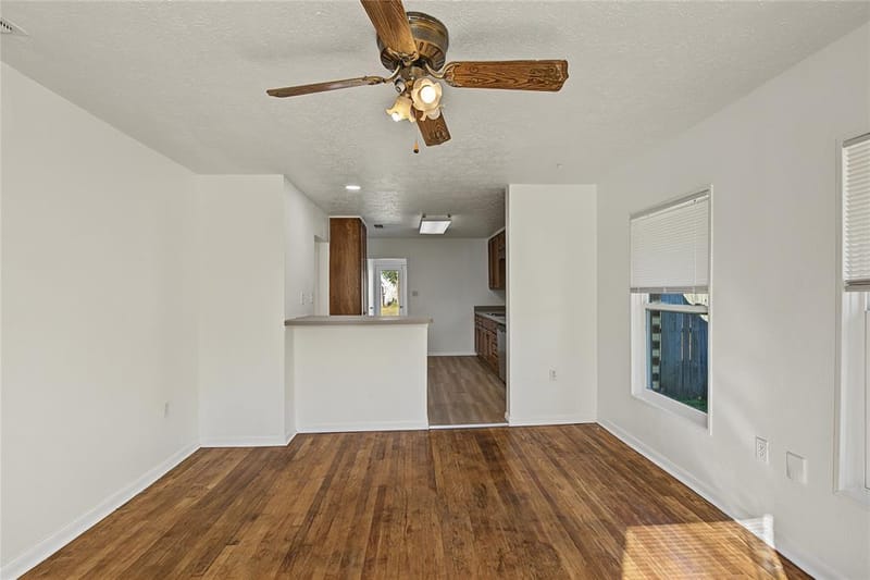 709 N Rusk Street, Weatherford TX 76086 - Photo 4