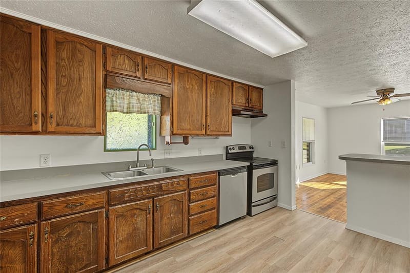 709 N Rusk Street, Weatherford TX 76086 - Photo 8