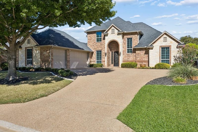 837 Thomas Crossing Drive, Fort Worth TX 76028
