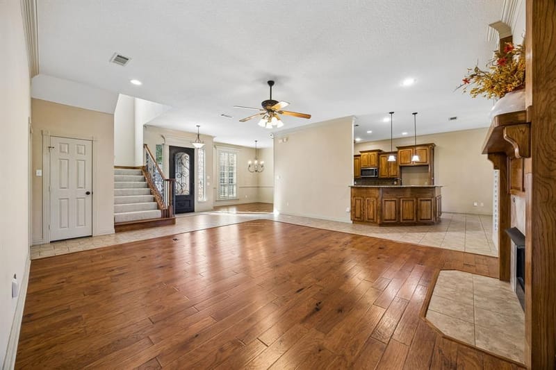 837 Thomas Crossing Drive, Fort Worth TX 76028 - Photo 5