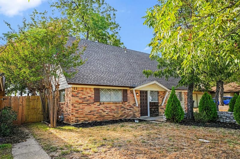 1404 Tatum Drive, Arlington TX 76012 - Photo 2
