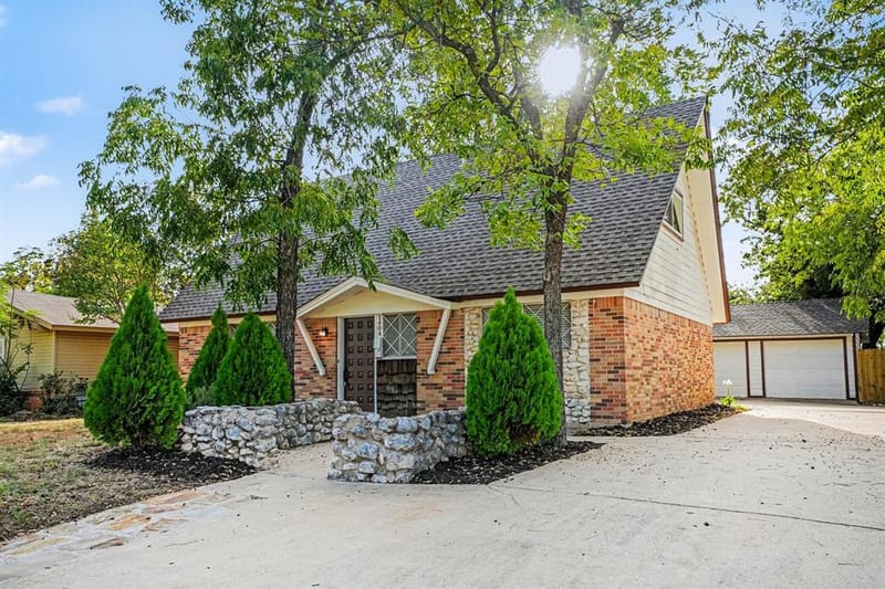 1404 Tatum Drive, Arlington TX 76012 - Photo 3
