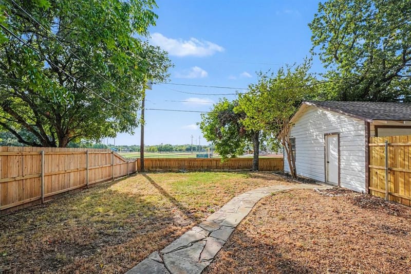 1404 Tatum Drive, Arlington TX 76012 - Photo 32