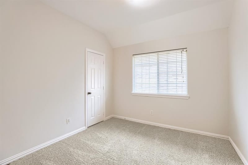 8115 Dogwood Lane, Irving TX 75063 - Photo 23