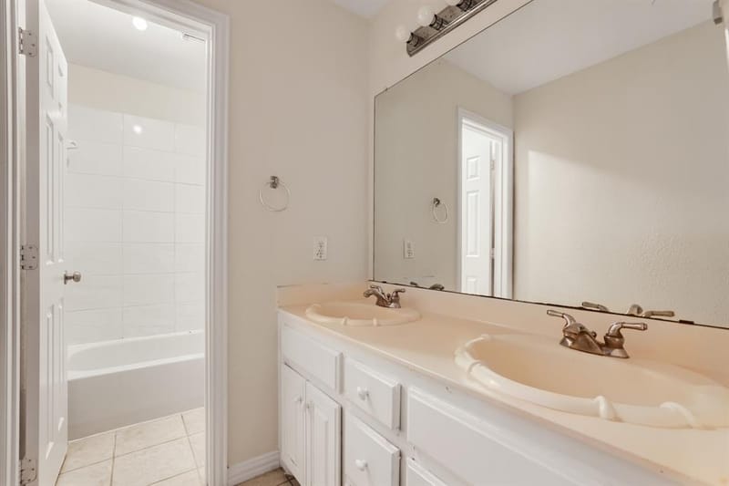 8115 Dogwood Lane, Irving TX 75063 - Photo 25