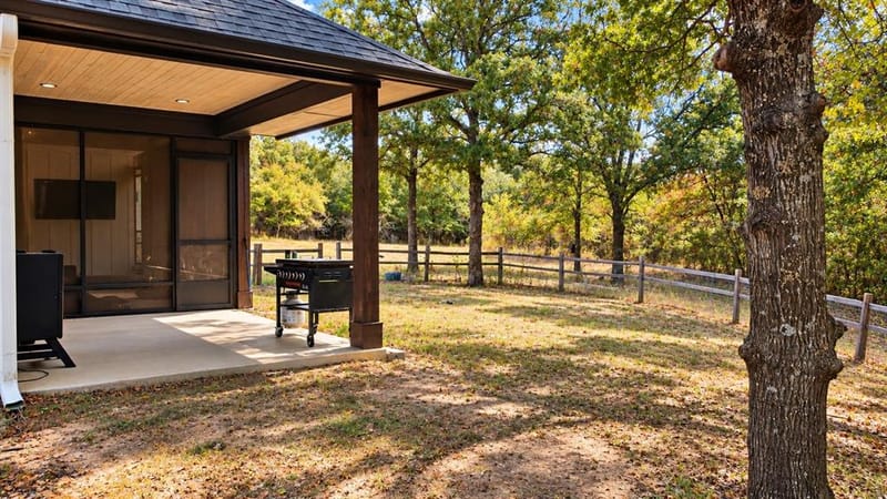 1098 Paradise Parkway, Poolville TX 76487 - Photo 23