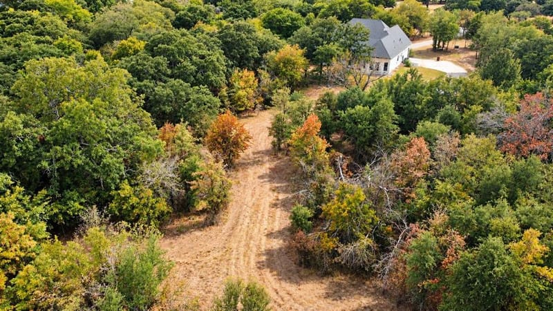 1098 Paradise Parkway, Poolville TX 76487 - Photo 32