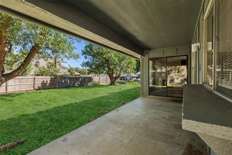 517 Sussex Drive, Arlington TX 76014 - Photo 25