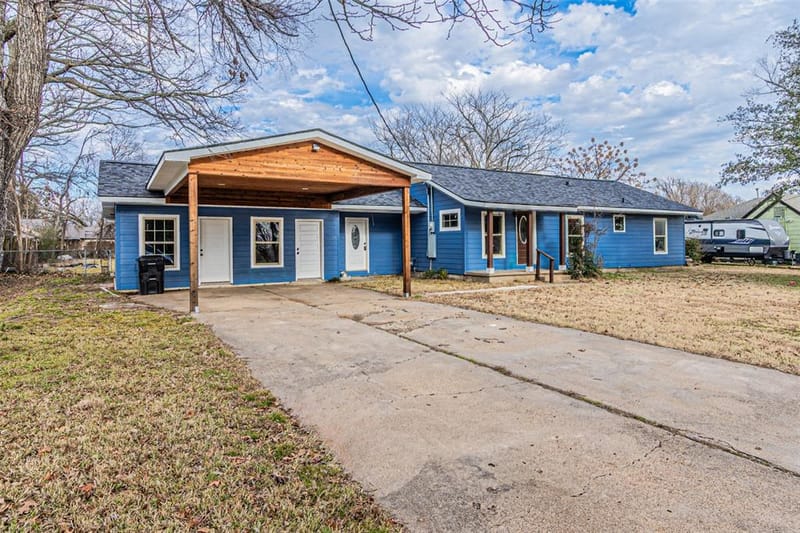 919 Canton Avenue, Wills Point TX 75169 - Photo 2