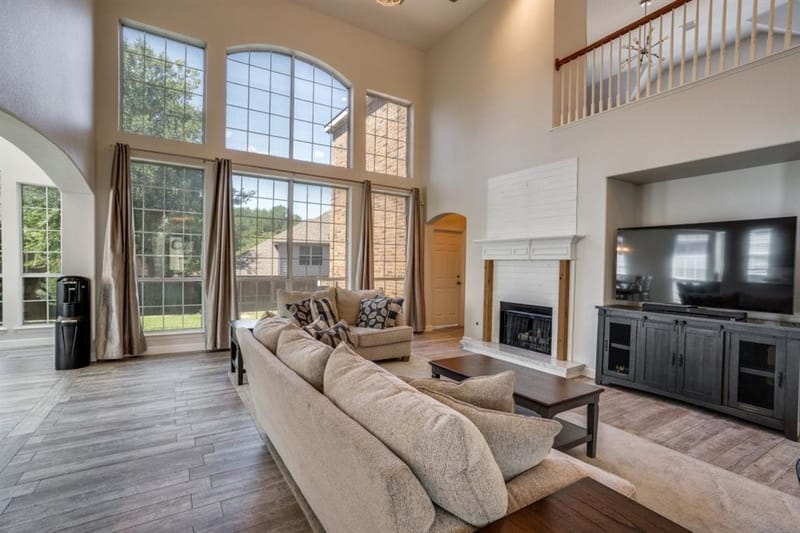611 Creekwood Lane, Grand Prairie TX 75052 - Photo 6