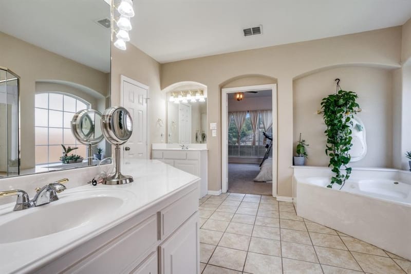 611 Creekwood Lane, Grand Prairie TX 75052 - Photo 15