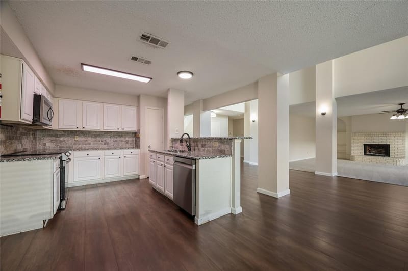 3510 Meadowview Drive, Corinth TX 76210 - Photo 3