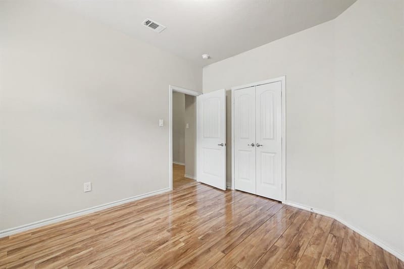 8738 Misty Bluff Court, Dallas TX 75249 - Photo 17