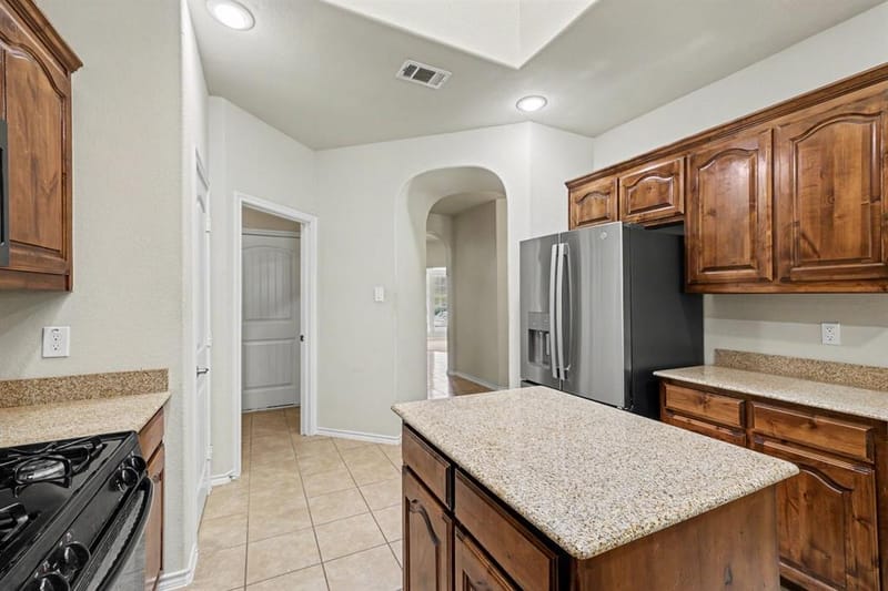8738 Misty Bluff Court, Dallas TX 75249 - Photo 7