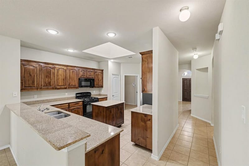 8738 Misty Bluff Court, Dallas TX 75249 - Photo 9