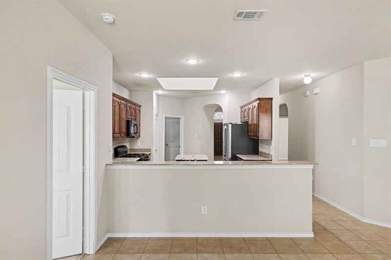 8738 Misty Bluff Court, Dallas TX 75249 - Photo 10