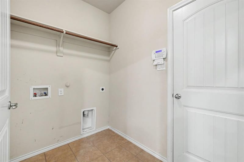 8738 Misty Bluff Court, Dallas TX 75249 - Photo 21