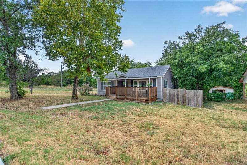 1412 Sloan Street, Weatherford TX 76086 - Photo 2