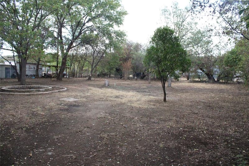 1021 SANTA CLARA DR, Brownwood TX 76801 - Photo 4