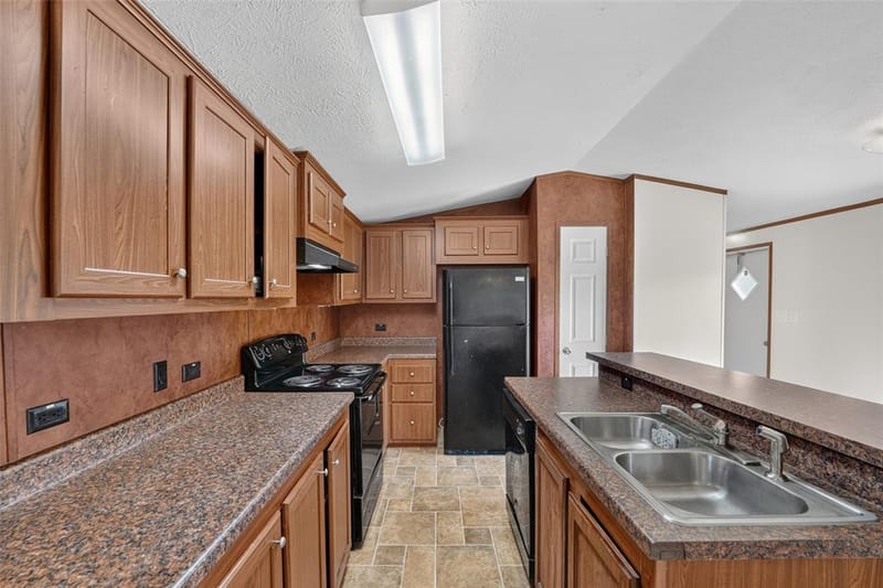 24 Spring Creek Circle, Grand Prairie TX 75054 - Photo 17