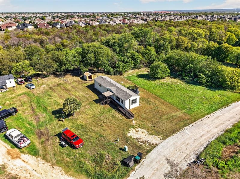 24 Spring Creek Circle, Grand Prairie TX 75054