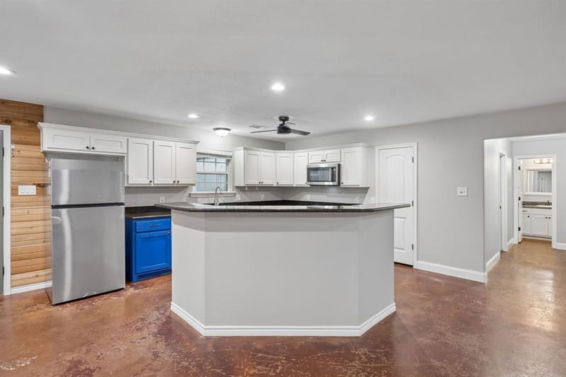 1382 Rogers Road, Newark TX 76071 - Photo 9