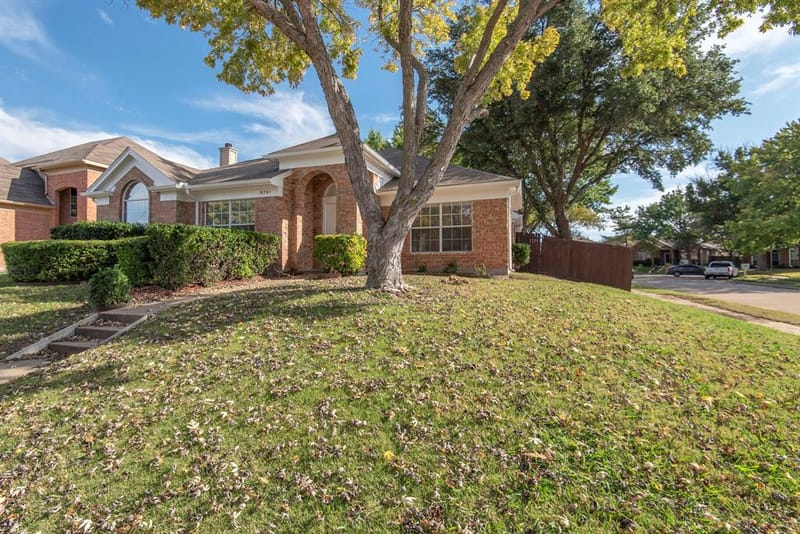 9701 Preston Vineyard Drive, Frisco TX 75035 - Photo 2