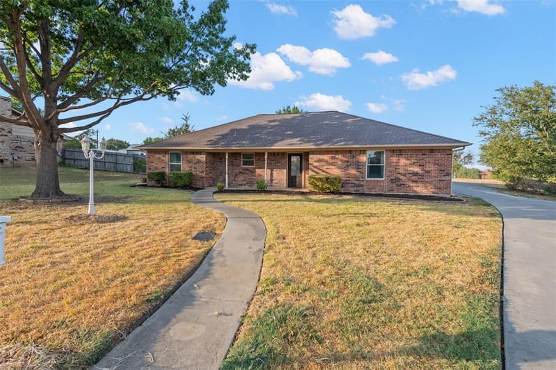 911 Clearview Street, Krum TX 76249 - Photo 2