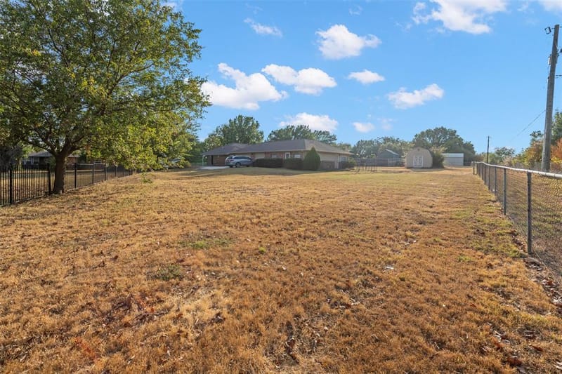 911 Clearview Street, Krum TX 76249 - Photo 36