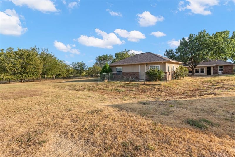 911 Clearview Street, Krum TX 76249 - Photo 34