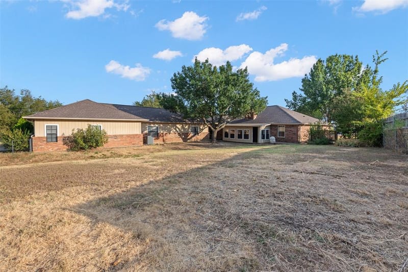 911 Clearview Street, Krum TX 76249 - Photo 38