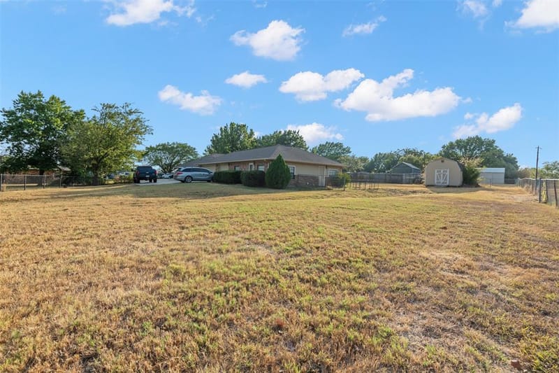 911 Clearview Street, Krum TX 76249 - Photo 37