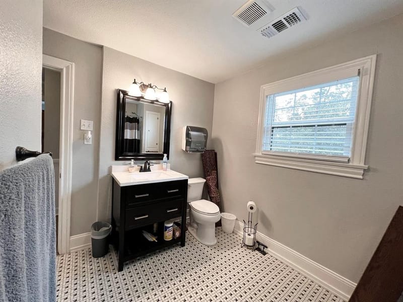 434 S Vine Avenue, Tyler TX 75702 - Photo 8