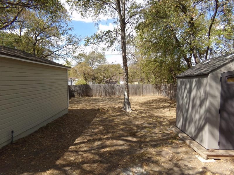 2423 Marfa Avenue, Dallas TX 75216 - Photo 15
