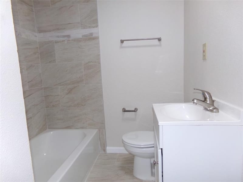 2423 Marfa Avenue, Dallas TX 75216 - Photo 11
